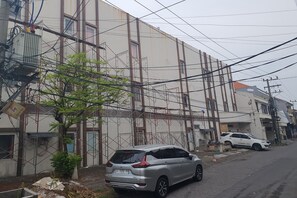 Exterior - OYO 93448 Padang Pasir Homestay (Surabaya)