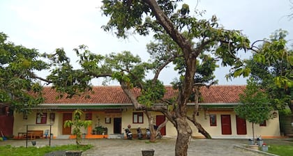 SPOT ON 93452 Wulan Homestay 2 Syariah
