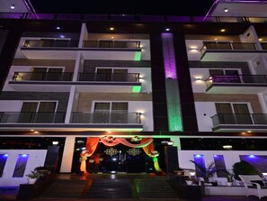 Outdoor banquet area - Kusum house (Greater Noida)