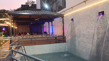 Pool waterfall