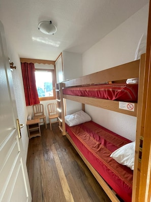 2 bedrooms