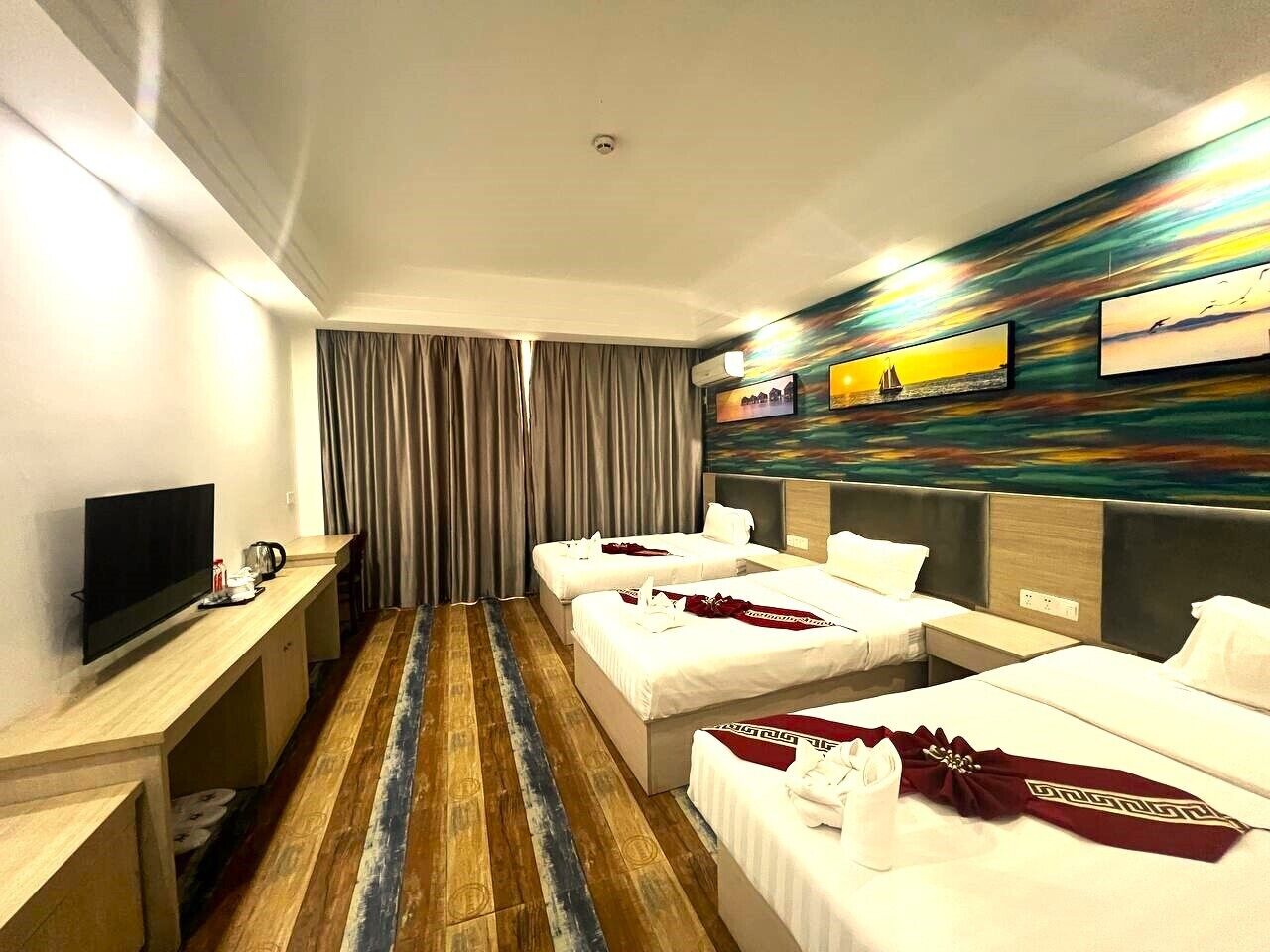 Tremannsrom – standard, byutsikt | Skrivebord og wi-fi (inkludert)