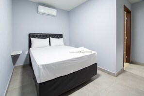 Dobbeltrom – comfort | Individuelt dekorert, individuelt innredet og skrivebord