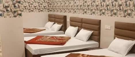 Chambre Quadruple Supérieure | Chambres insonorisées, Wi-Fi gratuit
