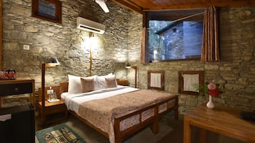 Royal Room | 2 bedrooms, Egyptian cotton sheets, premium bedding