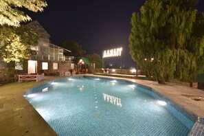 Outdoor pool - Tiaraa Monolith Lake Resort  (Nainital)