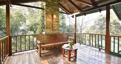 Tiaraa Monolith Lake Resort