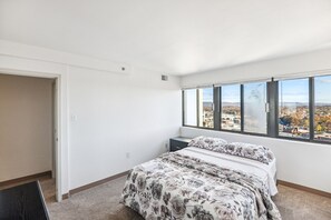 2 chambres, bureau, Wi-Fi gratuit, draps fournis