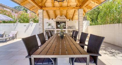Pool House Edita