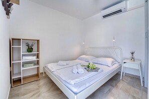 家庭單棟房屋, 多間臥室, 山旁 (Pool House Edita) | 4 間睡房、免費 Wi-Fi、床單