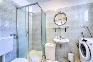 Family House, Multiple Bedrooms, Mountainside (Pool House Edita) | Bathroom
