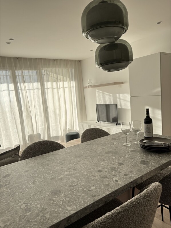 Dining - Appartement 4 Personnes Les Hirondelles Face au Lac (Aix-les-Bains)