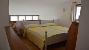 Huvila, 2 makuuhuonetta, patio, näköala puutarhaan | 2 makuuhuonetta
