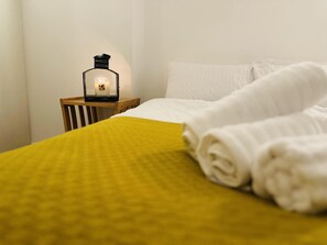 Apartment | 2 bedrooms, iron/ironing board, free WiFi, bed sheets