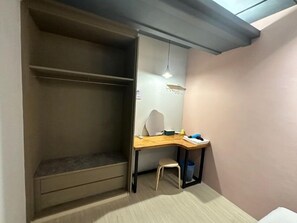 Elite Double Room | Desk, free WiFi - Hsu's Place-2 (Tainan)