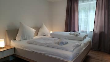 1 Schlafzimmer, Schreibtisch, WLAN, Bettwäsche