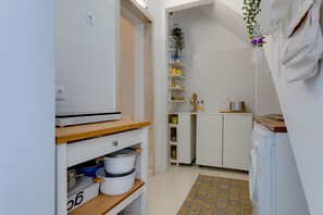 Fridge, microwave, coffee/tea maker, electric kettle