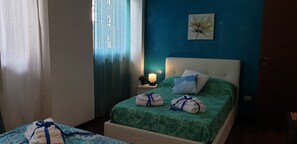 3 habitaciones, tabla de planchar con plancha y wifi gratis 
