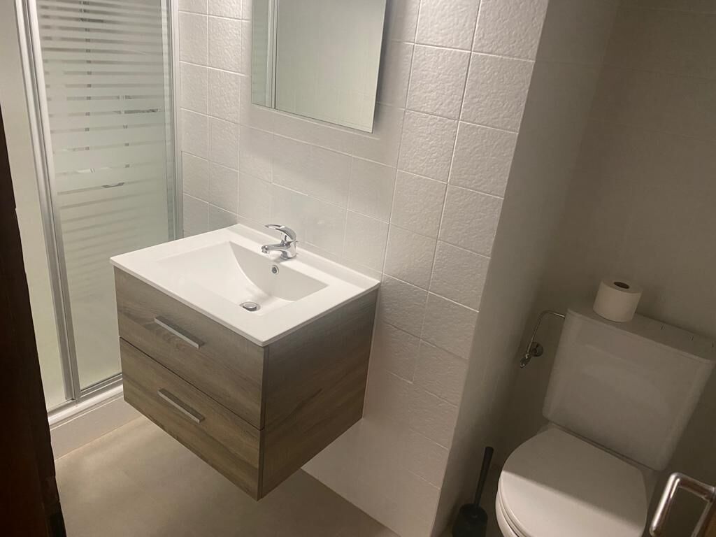 Toallas, jabón, champú y papel higiénico