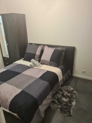 1 غرفة نوم وواي فاي مجانًا وملاءات أسرّة