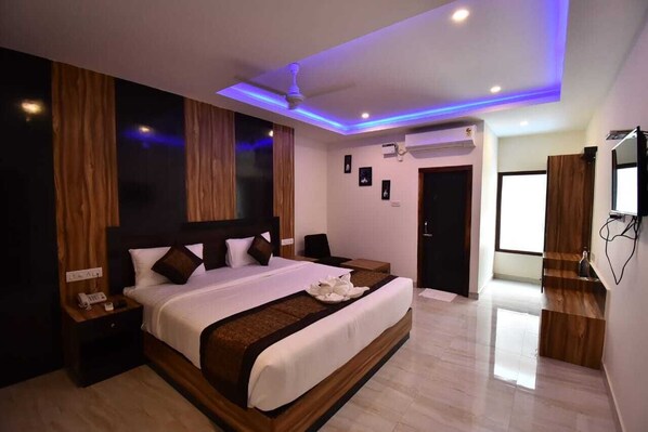 Double Room | Free WiFi - Hotel SRI KPN (Port Blair)