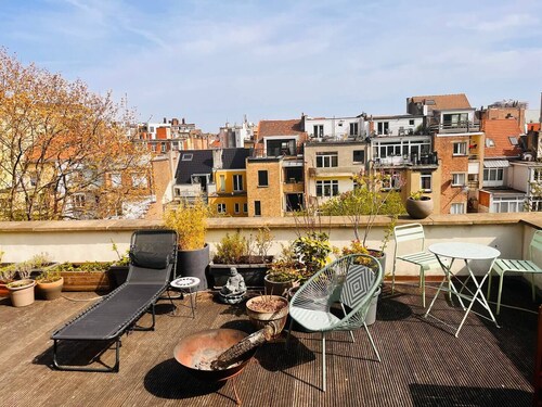  Cozy, spacious & rooftop terrace 2 bedrooms, 2 bathrooms next to Tour et Taxis
