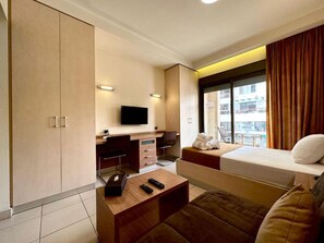 Premium bedding, Select Comfort beds, in-room safe - Digit nomad by List buddy (Jounieh)