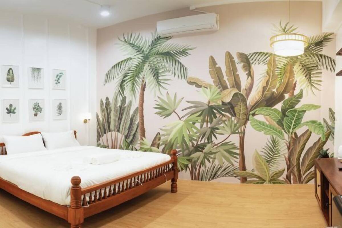 Memory-foam beds, desk, laptop workspace, free WiFi