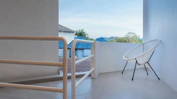 Superior Room, 1 King Bed, City View | Balcony