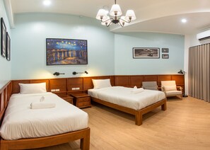 Business-Zimmer | Betten mit Memory-Foam-Matratzen, Schreibtisch