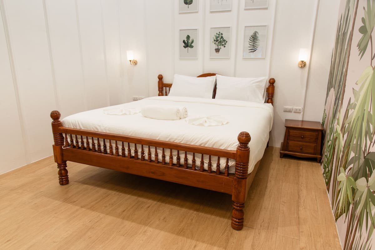 Standaard kamer | 1 slaapkamer, bedden met traagschuimmatras, een bureau