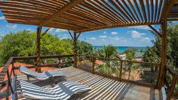 Deluxe Apartment | Terrace/patio