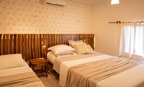 Appartamento familiare, letti multipli, cucina | Vista dalla camera