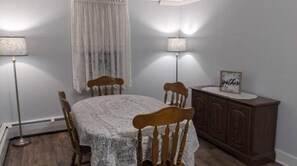 Dining - Family-friendly home in peaceful village setting, super clean,"The Rose Cottage" (Herndon)