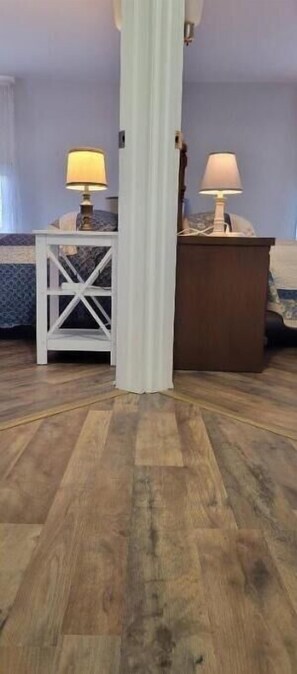 4 soverom, skrivebord, strykejern/-brett og wi-fi (inkludert)