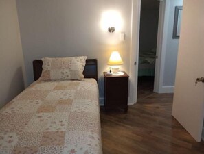 4 bedrooms, desk, iron/ironing board, free WiFi