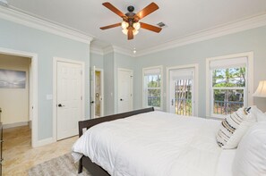 4 Schlafzimmer, Bügeleisen/Bügelbrett, Reisekinderbett, kostenloses WLAN