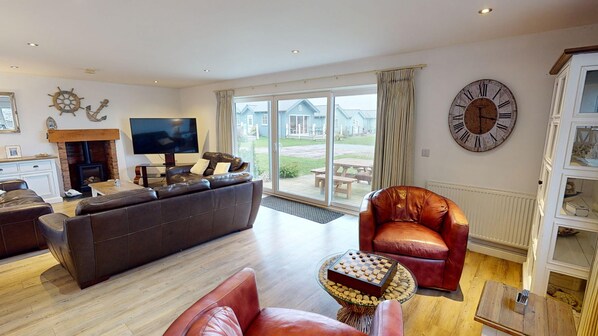Smart TV, fireplace - Bayside -  a cottage (detached) that sleeps 10 guests  in 4 bedrooms (Filey)