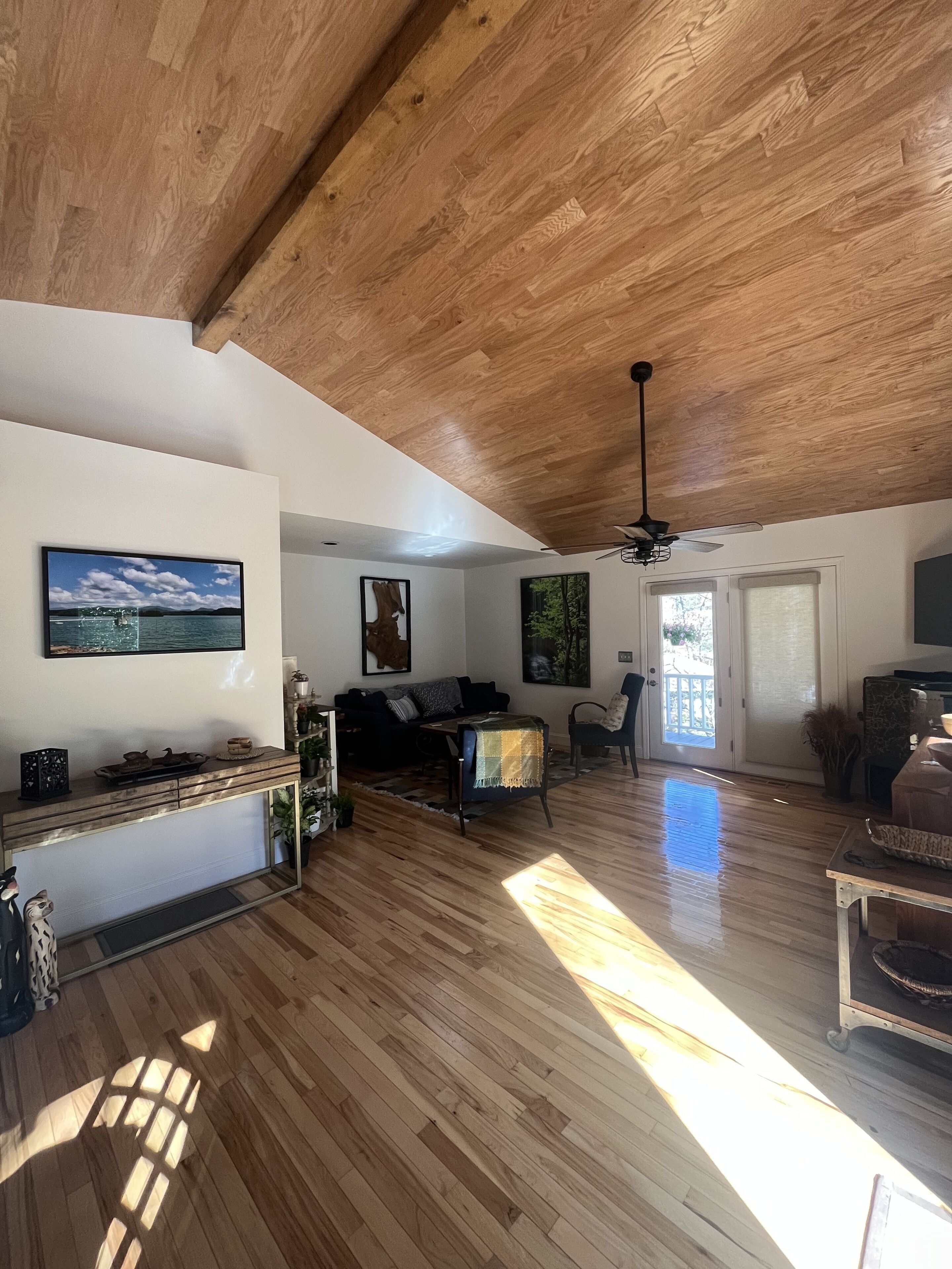 Lake Chatuge Mountain House, Hiawasse, GA. Pet friendly 