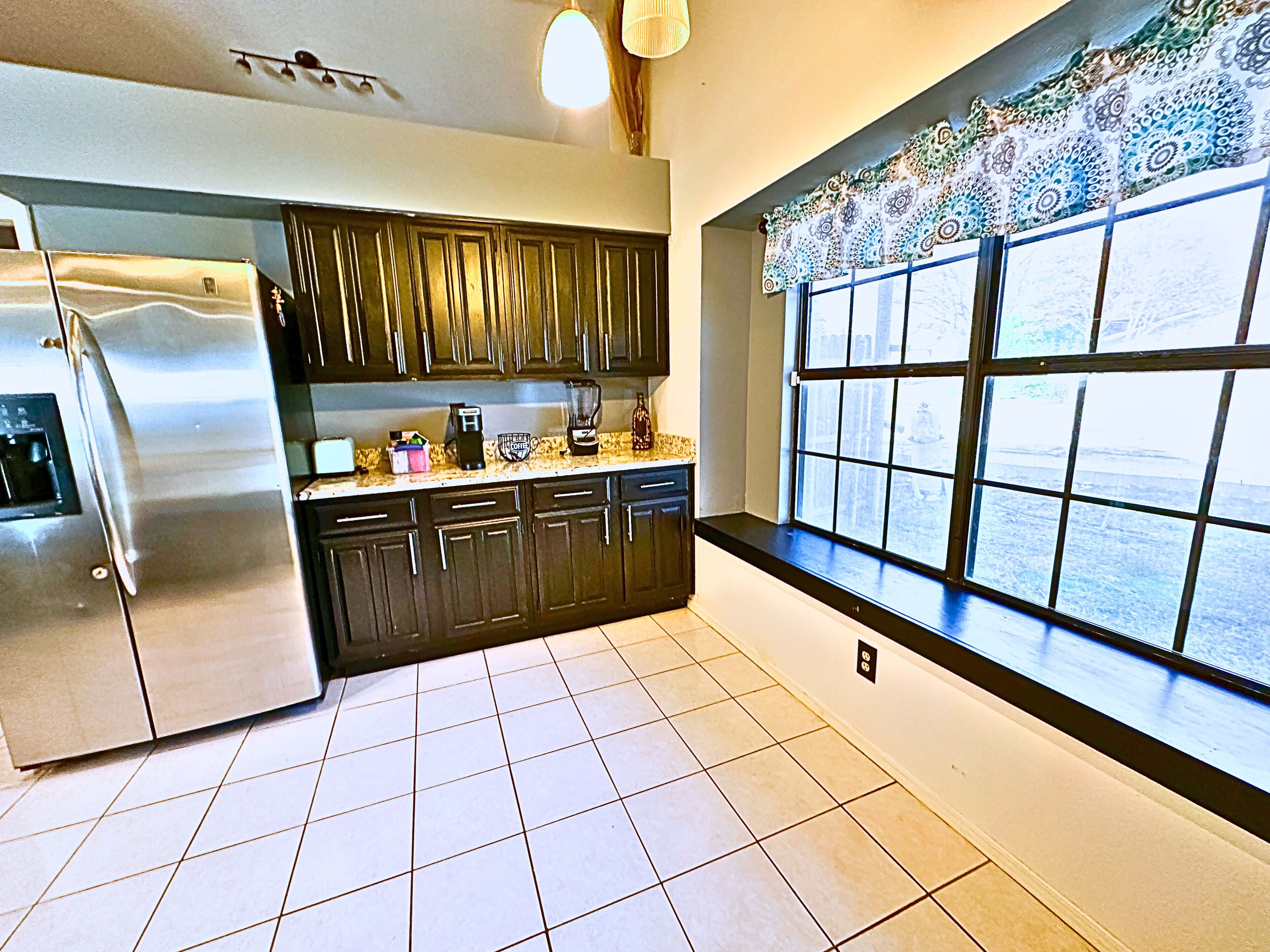 Réfrigérateur, micro-ondes, four, lave-vaisselle