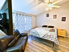 3 slaapkamers, een bureau, een strijkplank/strijkijzer, gratis wifi