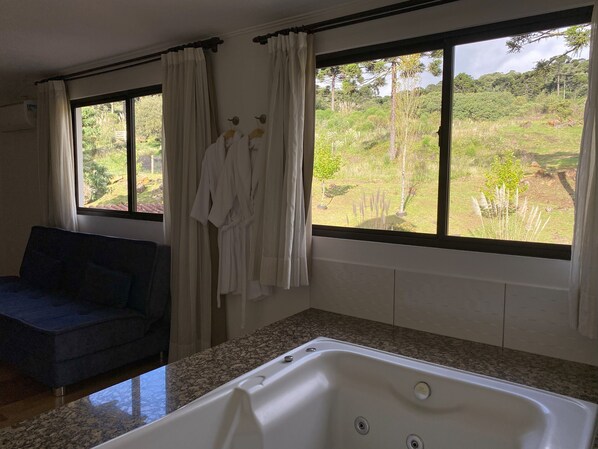 Deluxe Studio Suite | Garden view