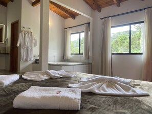 Deluxe Twin Room | Premium bedding, free WiFi, bed sheets - Hibisco Home Hotel (Urubici)