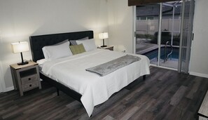 3 sovrum, skrivbord, strykjärn/strykbräda och resesäng