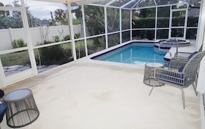 Outdoor pool - Poolside Oasis-5 Miles from Venice Beach (Venice)