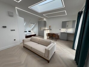 1 dormitori, planxa i posts de planxar, wifi i roba de llit 