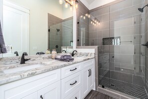 Signature House, 5 Bedrooms, Non Smoking, Patio | Bathroom | Combined shower/bathtub, free toiletries, hair dryer, towels - Lakeside Elegance Near Beach Access (Santa Rosa Beach)