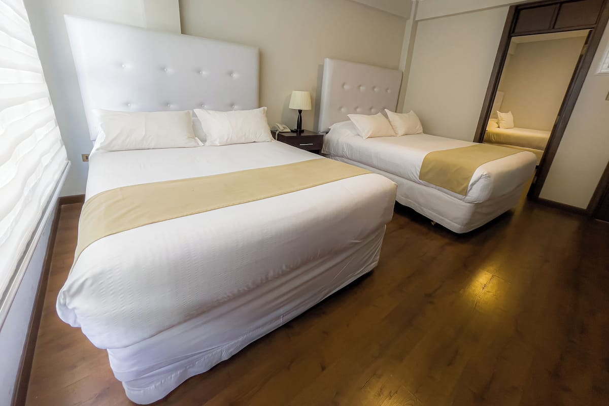 Driepersoonskamer | 1 slaapkamer, luxe beddengoed, donzen dekbedden, Tempur Pedic-bedden