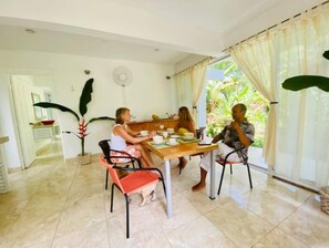 Dining - Lodge - Kilimiliki (Puerto Viejo de Talamanca)