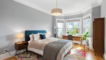 2 bedrooms, desk, iron/ironing board, WiFi